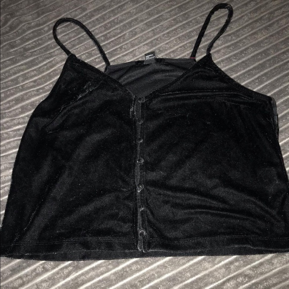 Forever 21 velvet top ♟
Size: s
Price: 6